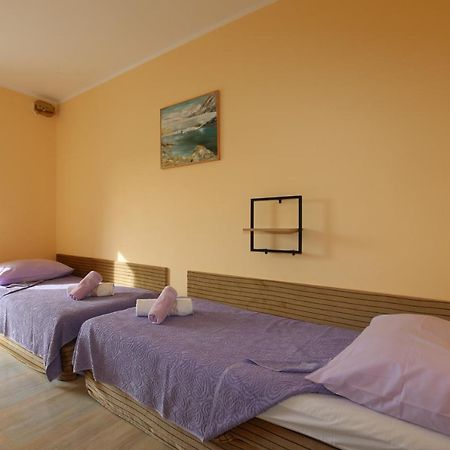 Villa House Zbasnik à Klimno Extérieur photo